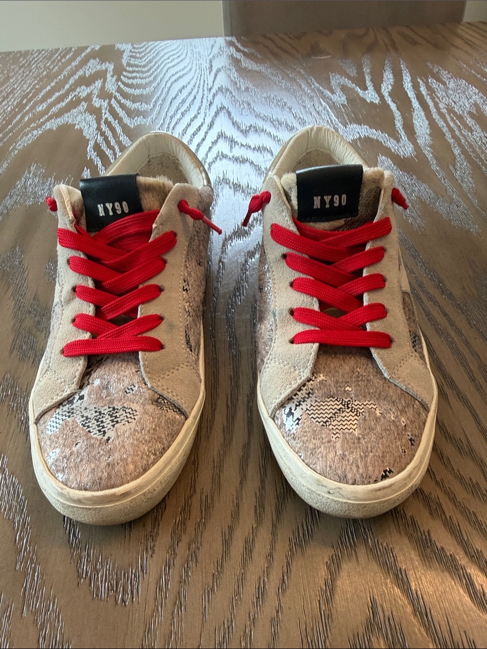 Steve Madden cream Philosophy NY 90 sz 10 Beige and Red Lace-Up Sneakers